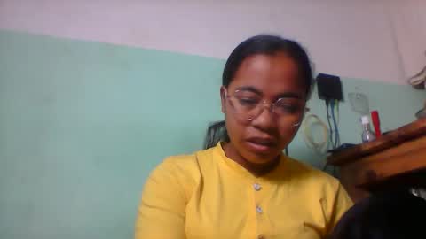 Snapshot of rinah856024 chatting on April 25, 2026, 6:05 am rinah856024 online show from April 25, 2026, 6:05 am