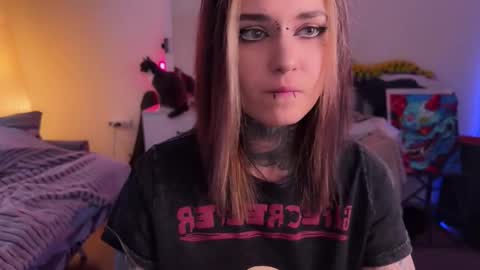   DianaBrite            fansl y online show from February 11, 2026, 2:33 pm