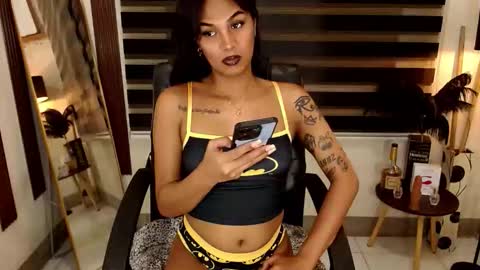 riri online show from November 21, 2025, 7:07 am