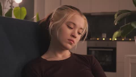 Snapshot of rivagosnell chatting on February 15, 2026, 4:03 pm Akemi online show from February 15, 2026, 4:03 pm