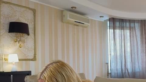 Snapshot of rivagosnell chatting on March 21, 2026, 10:09 am Akemi online show from March 21, 2026, 10:09 am