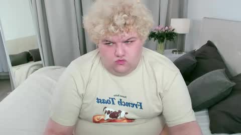 riven_miller online show from September 12, 2025, 8:31 pm