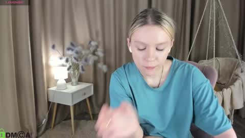 Snapshot of river_stoynee chatting on October 22, 2025, 10:20 pm river_stoynee online show from October 22, 2025, 10:20 pm