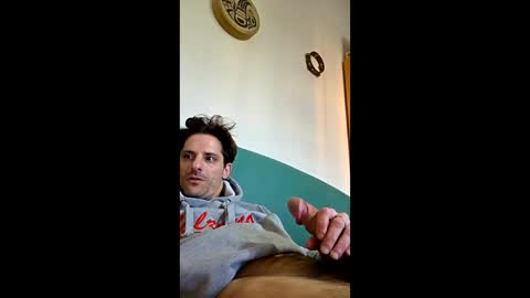 rizzo1980682473 online show from April 23, 2026, 4:09 pm
