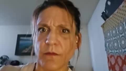 Snapshot of rjeanr chatting on November 4, 2025, 10:25 am Randiz online show from November 4, 2025, 10:25 am