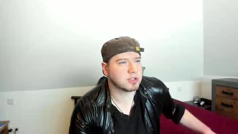 rlplover9 online show from December 24, 2024, 5:23 pm