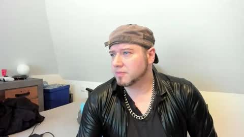 rlplover9 online show from February 8, 2026, 4:21 pm