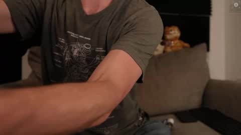 Ryan aka KeylimeRy online show from April 1, 2026, 1:23 pm