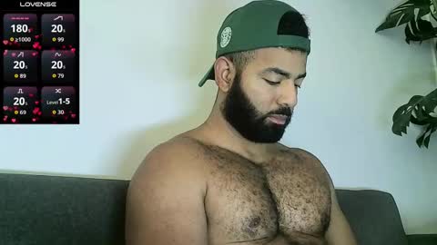 SebasRoa online show from December 15, 2025, 2:43 pm