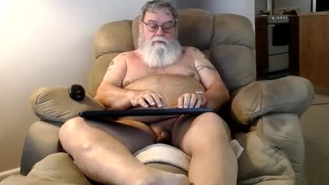 roaddog63 online show from December 3, 2024, 8:39 pm