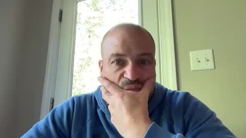 Snapshot of roadking1122 chatting on May 3, 2026, 9:21 pm roadking1122 online show from May 3, 2026, 9:21 pm
