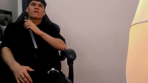 Roan Birkin online show from October 23, 2025, 7:23 pm