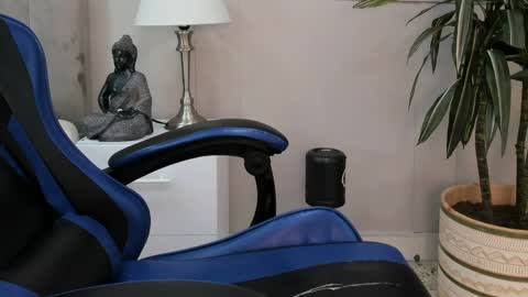Roan Birkin online show from May 6, 2026, 7:19 pm