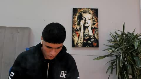 Snapshot of roan_birkin chatting on May 9, 2026, 7:30 pm Roan Birkin online show from May 9, 2026, 7:30 pm