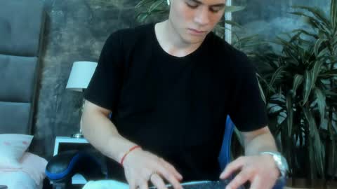 Snapshot of roan_birkin chatting on May 11, 2026, 7:55 pm Roan Birkin online show from May 11, 2026, 7:55 pm