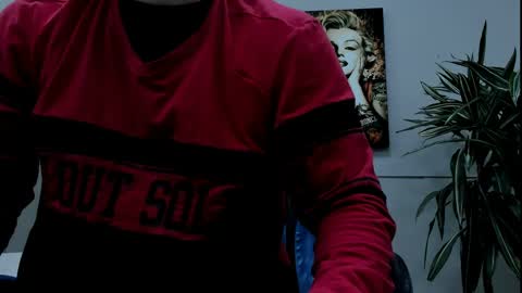 Snapshot of roan_birkin chatting on June 1, 2026, 7:15 pm Roan Birkin online show from June 1, 2026, 7:15 pm