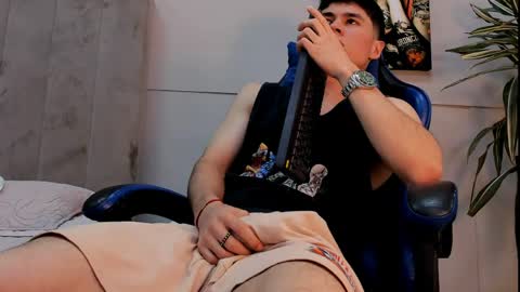 Snapshot of roan_birkin chatting on June 8, 2026, 1:28 am Roan Birkin online show from June 8, 2026, 1:28 am
