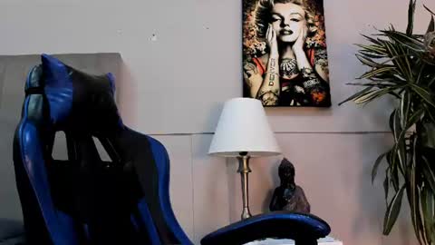 Snapshot of roan_birkin chatting on July 5, 2026, 7:21 pm Roan Birkin online show from July 5, 2026, 7:21 pm