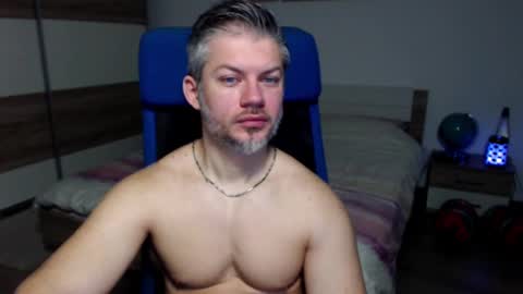 Snapshot of robbyshawz chatting on December 10, 2024, 6:01 am robbyshawz online show from December 10, 2024, 6:01 am