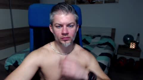 Snapshot of robbyshawz chatting on January 20, 2025, 11:02 am robbyshawz online show from January 20, 2025, 11:02 am