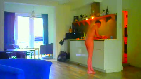 Snapshot of rober10000 chatting on October 28, 2025, 9:13 am rober10000 online show from October 28, 2025, 9:13 am