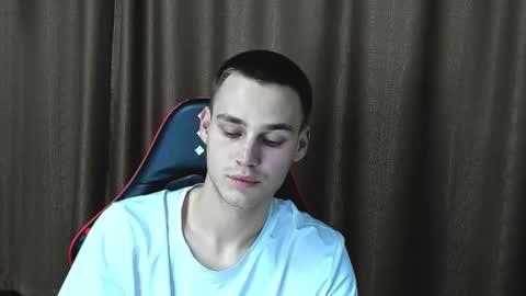 robert10211 online show from October 7, 2025, 6:27 pm