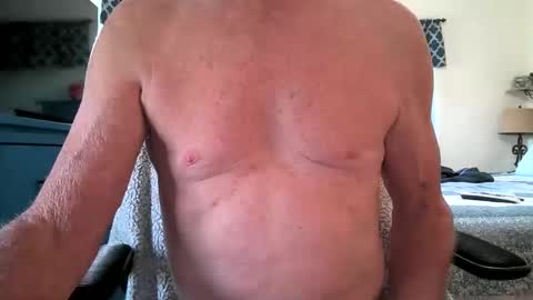 Snapshot of robert45556 chatting on October 8, 2025, 9:34 pm robert online show from October 8, 2025, 9:34 pm