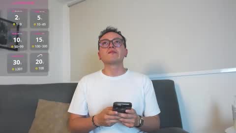 Snapshot of robert_honey chatting on September 28, 2025, 10:26 pm Robert online show from September 28, 2025, 10:26 pm