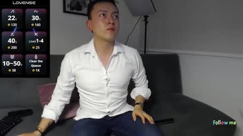 Snapshot of robert_honey chatting on October 27, 2025, 12:47 am Robert online show from October 27, 2025, 12:47 am