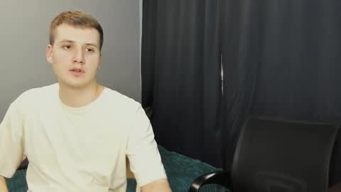 Snapshot of robert_lisa chatting on February 15, 2025, 4:58 am Lisa and Robert i am online all days 900 am GMT3 online show from February 15, 2025, 4:58 am