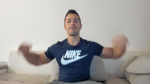 roberto4ever online show from September 25, 2025, 5:44 am