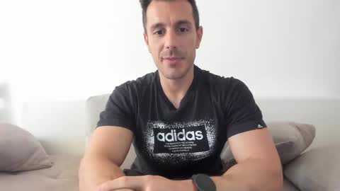roberto4ever online show from April 23, 2026, 11:31 am