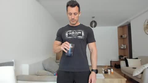 roberto4ever online show from April 24, 2026, 11:34 am