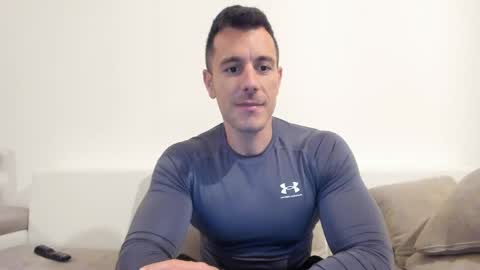 roberto4ever online show from May 3, 2026, 5:52 pm