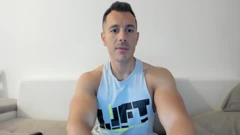 roberto4ever online show from June 7, 2026, 5:22 am