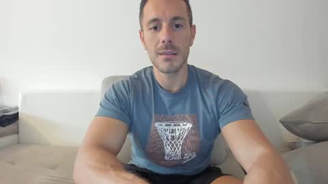 roberto4ever online show from June 13, 2026, 3:10 pm