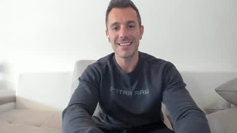 roberto4ever online show from June 15, 2026, 11:12 am