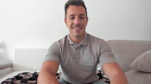 roberto4ever online show from June 21, 2026, 10:07 am