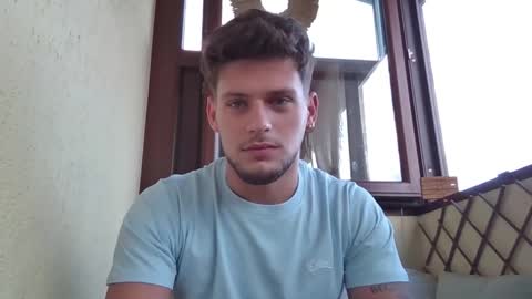 Snapshot of roberto_twink1 chatting on September 20, 2025, 5:08 am Roberto online show from September 20, 2025, 5:08 am