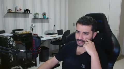 robertocarlos19 online show from October 7, 2025, 3:14 am