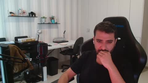 robertocarlos19 online show from October 7, 2025, 9:56 pm
