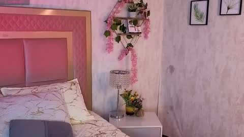 robin D online show from October 24, 2025, 12:12 pm