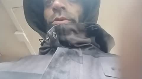 Snapshot of robincom23 chatting on March 6, 2026, 5:20 pm R online show from March 6, 2026, 5:20 pm