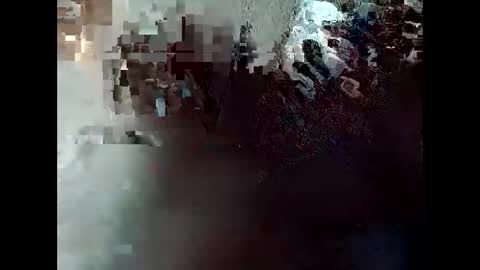 Snapshot of robincom23 chatting on April 30, 2026, 11:42 pm R online show from April 30, 2026, 11:42 pm