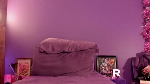 RobinErotic online show from June 22, 2026, 8:17 pm