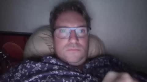 robinouhot online show from November 3, 2025, 8:32 pm