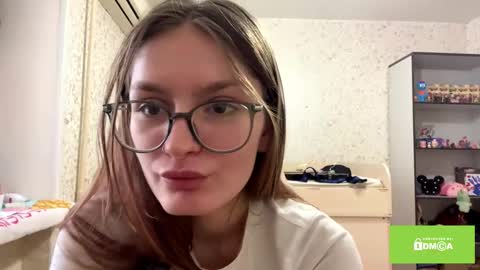 robynsentinella online show from February 1, 2026, 4:11 am