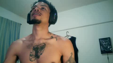 Rocco online show from November 19, 2025, 2:44 am