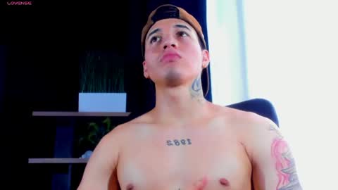 rocco_santos online show from April 24, 2026, 6:54 pm