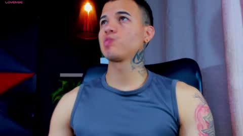 rocco_santos online show from May 4, 2026, 6:04 pm